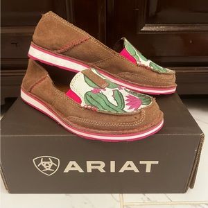 Ariat Cactus Flower Slip-On Cruisers Flat Suede Brown Loafers Sz 7